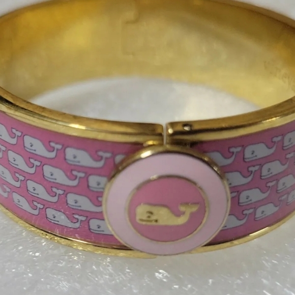 BEAUTIFUL 😍 VINEYARD VINES CUFF BRACELET💜💗💜💗 - Picture 1 of 10